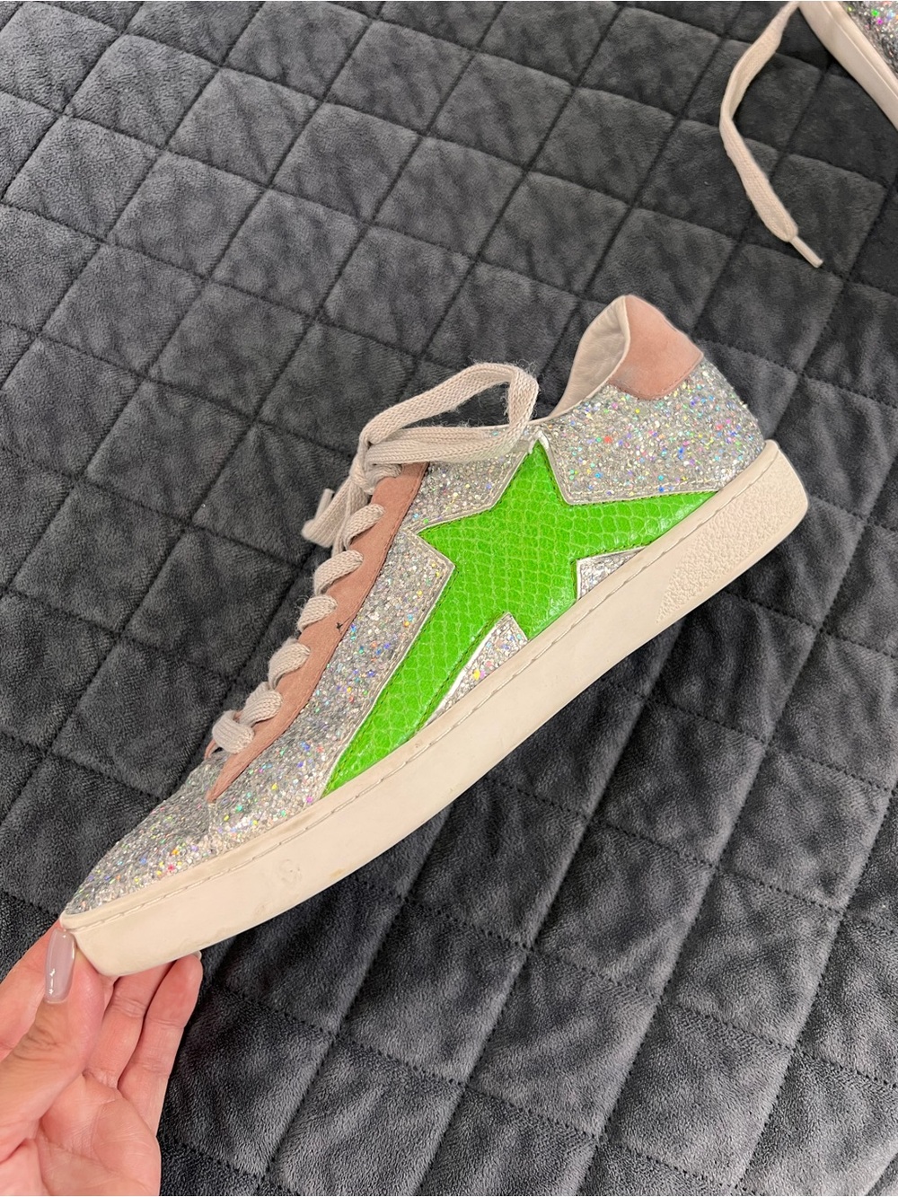 Lola Cruz Anthropologie Glitter Sneakers Women’s Size 8 8.5 39 Silver Star Shoes - Picture 2 of 10